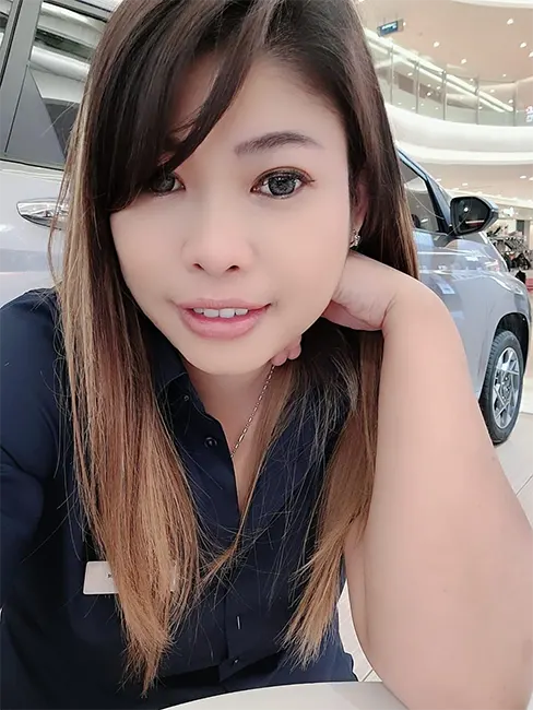 silvia-liem-sales-hyundai-jakarta